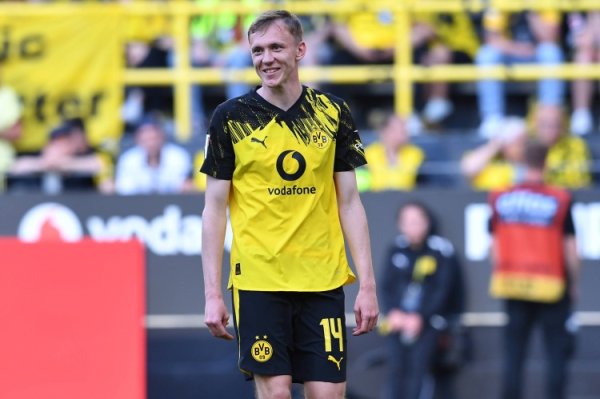 Phóng viên: Bayer không có ý định gia nhập Brentford, anh ta vẫn quyết tâm chứng tỏ mình ở Dortmund
