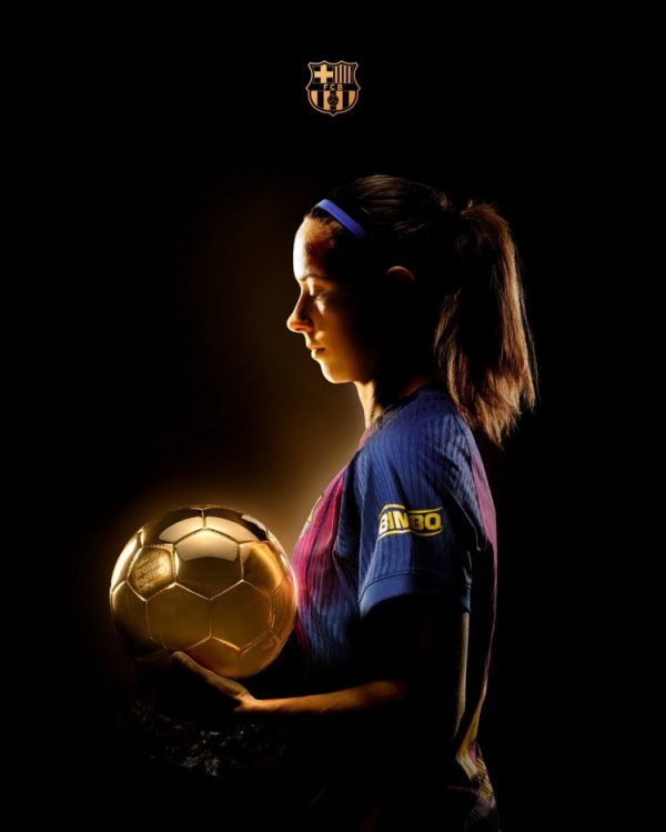 Barcelona đã đăng poster của giải thưởng Bonmati Golden Ball, giành được quả bóng vàng bóng đá nữ trong ba năm liên tiếp