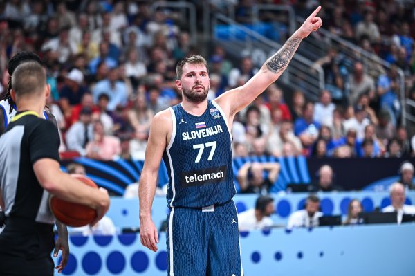 Doncic: Đôi khi bạn phải nói điều gì đó mà bạn không muốn nói, nhưng đó là một phần của việc trở thành một nhà lãnh đạo