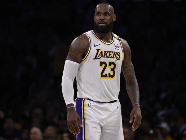 Pelinka: Đội chân thành hy vọng rằng James có thể nghỉ hưu với tư cách là người chơi Lakers!