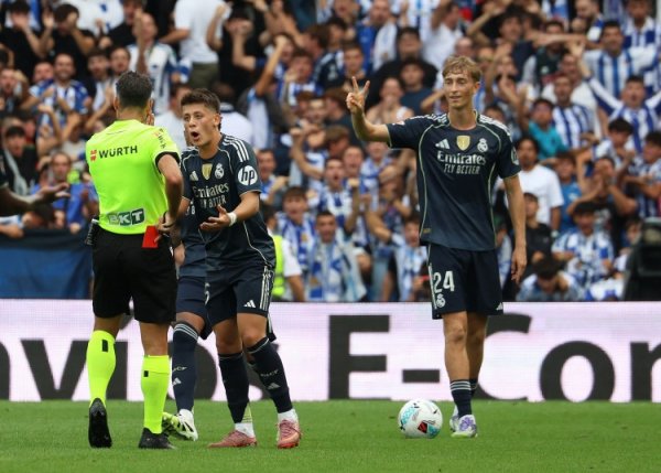 Marca: Real Madrid gặp sóng 