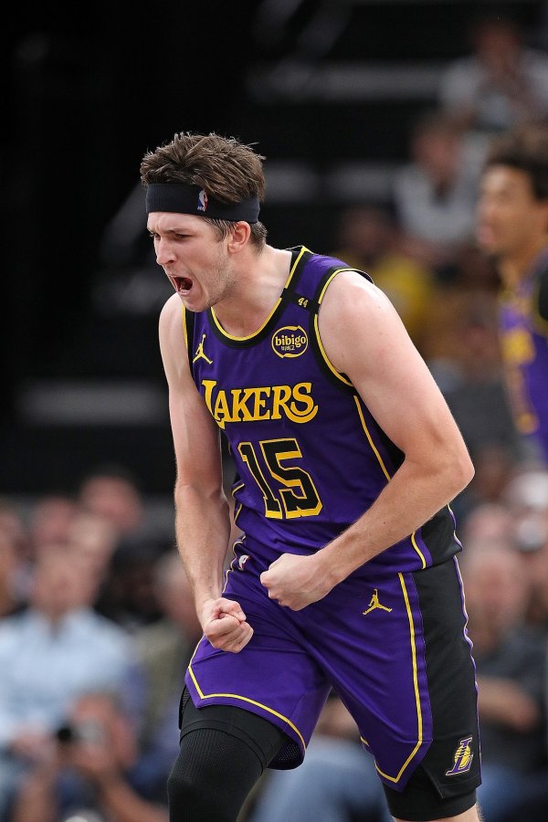 Hãy giương cao biểu ngữ tấn công! Truyền thông Mỹ: Reeves = Doncic phiên bản Walmart. Đây là một lời khen!