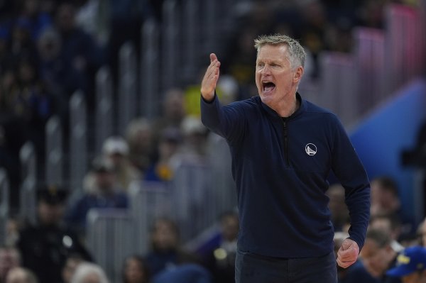 Kerr: Hôm nay chúng tôi kiệt sức về thể chất và tinh thần, không giống chính mình chút nào