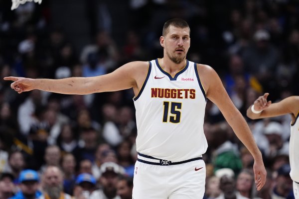 Jokic: Mục tiêu mới mùa này là không phản ứng thái quá với các quả phạt đền và tập trung chơi bóng rổ