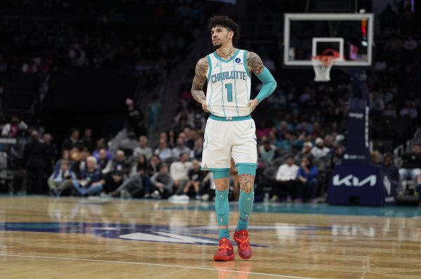 Ngày mai Hornets sẽ đối đầu với Lakers. LaMelo Ball sẽ vắng mặt vì chấn thương và Miles Bridges sẽ vắng mặt.
