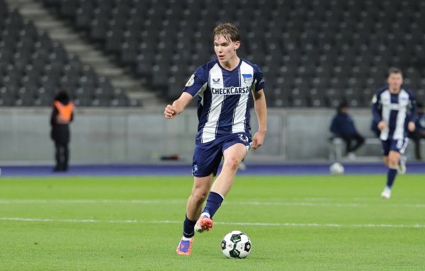 Phóng viên: Cạnh tranh Bayern và Dortmund, Leipzig quyết tâm chiêu mộ cầu thủ trẻ Eichhorn của Hertha Berlin