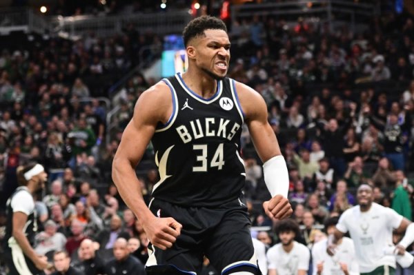Trung bình 33,4 điểm, 11,9 rebounds và 6,2 kiến ​​​​tạo mỗi trận! Bucks đến thăm Hornets, Antetokounmpo bỏ lỡ trận đấu do viêm gân đầu gối trái