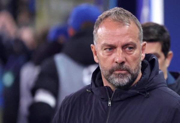 Tìm người thay thế Inigo! Mọi người: Barcelona đang chú ý đến những hậu vệ như Schloterbeck, Gueye, Yupa và những người khác