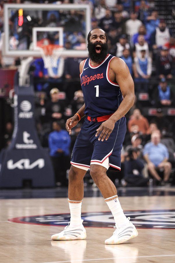 Bạn có thấy mệt mỏi hơn mỗi năm không? Harden đã ghi hơn 30 điểm 6 lần sau 16 trận mùa này. Mùa trước, anh chỉ ghi được 1 bàn ở trận thứ 20.